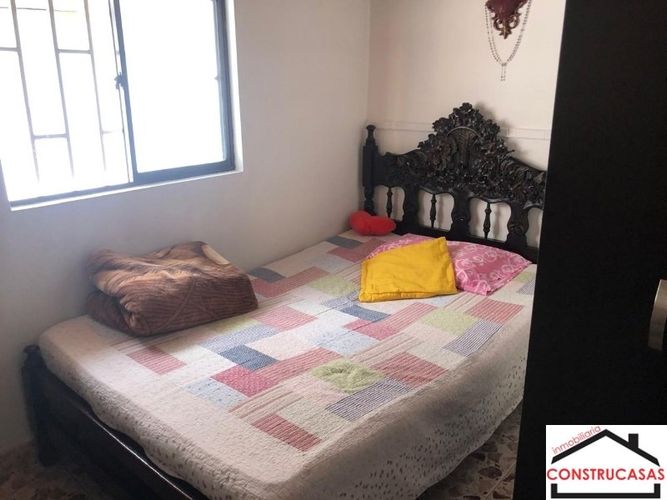 Casa de 3 alcobas en venta en Aures No.2, Medellín, 80 m² · foto 11 de 17