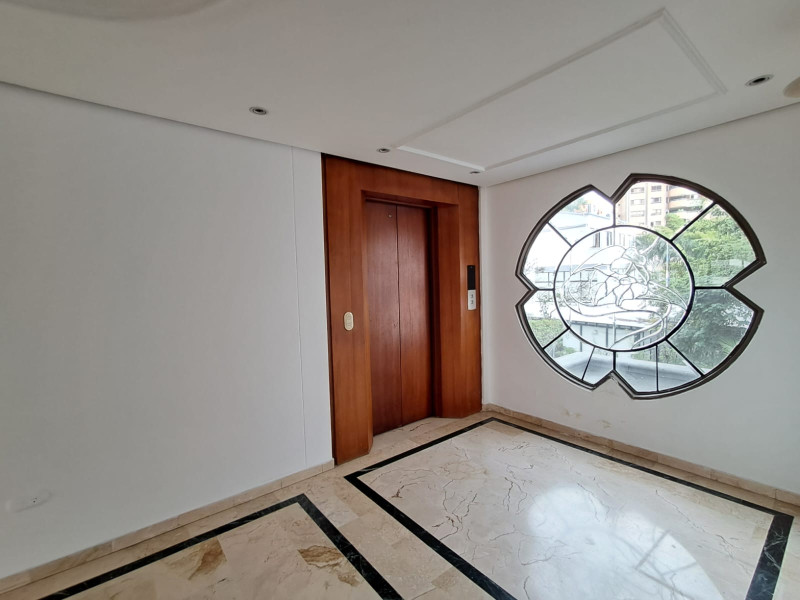 Apartamento en venta en El Poblado, Medellín 2
