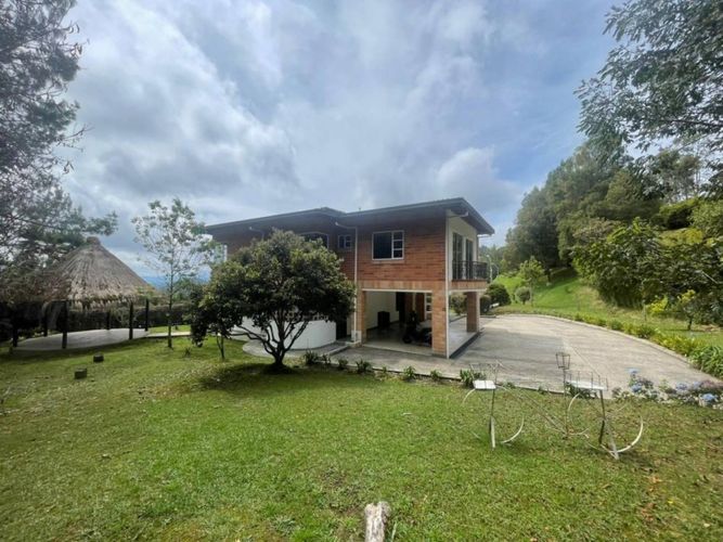 Casa de 6 alcobas en venta en Carrizales, El Retiro, 350 m² · foto 2 de 24