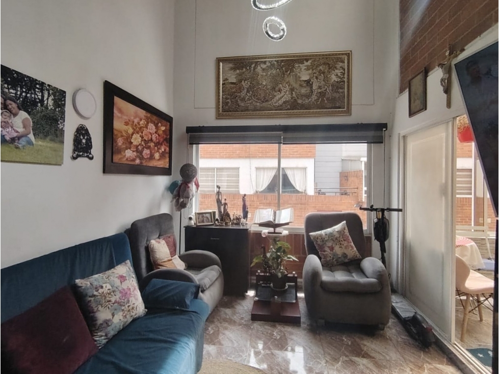 Casa en venta en Ciudad Alsacia, Bogotá · foto 2 de 24