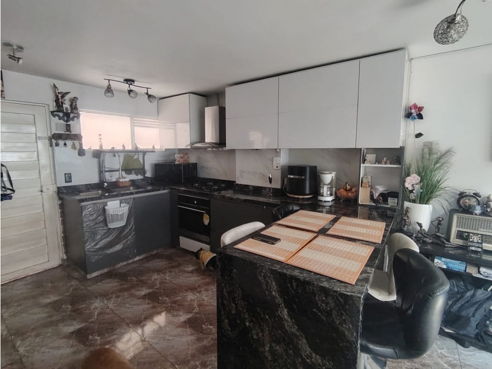 Casa en venta en Ciudad Alsacia, Bogotá · foto 3 de 24
