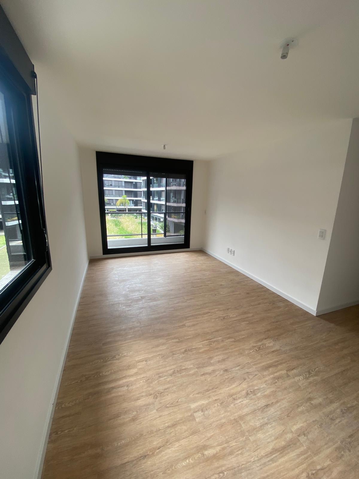 Almirón casi Av Italia , 2 dormitorios , garage , portería , placares , cocina definida!