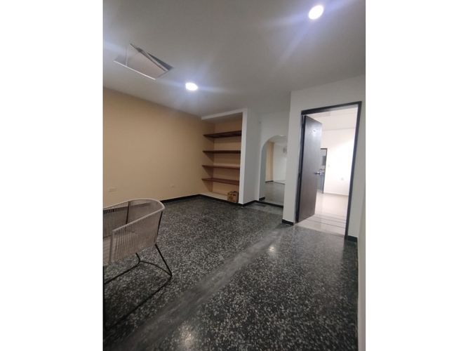 Oficina en arriendo en Barzal Bajo Sur, Villavicencio, 120 m² · foto 6 de 24
