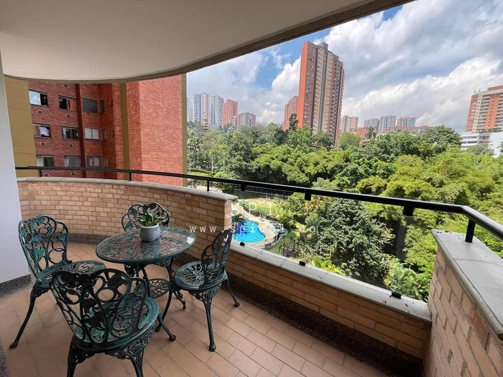 Apartamento en venta en El Poblado, Medellín 5