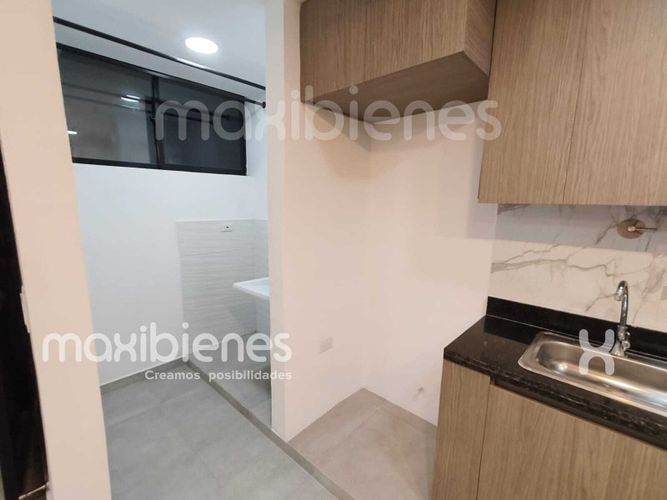 Casa de 3 alcobas en arriendo en Los Almendros, Apartado, 60 m² · foto 5 de 12