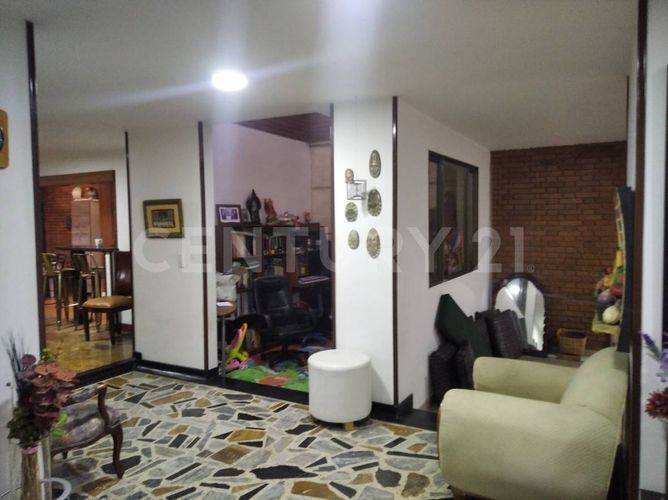 Casa de 4 alcobas en venta en Normandia, Bogotá, 310 m² · foto 7 de 20