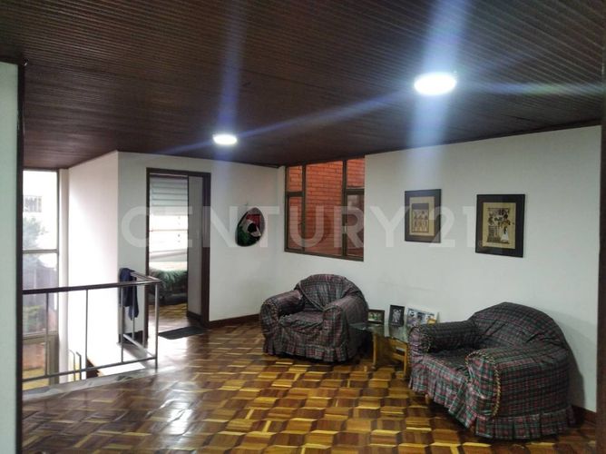 Casa de 4 alcobas en venta en Normandia, Bogotá, 310 m² · foto 14 de 20