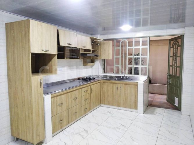Casa de 8 alcobas en venta en Américas Central, Bogotá, 405 m² · foto 5 de 20