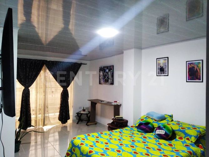 Casa de 8 alcobas en venta en Américas Central, Bogotá, 405 m² · foto 11 de 20