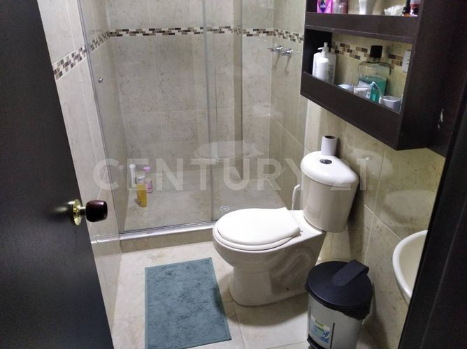 Casa de 8 alcobas en venta en Américas Central, Bogotá, 405 m² · foto 12 de 20
