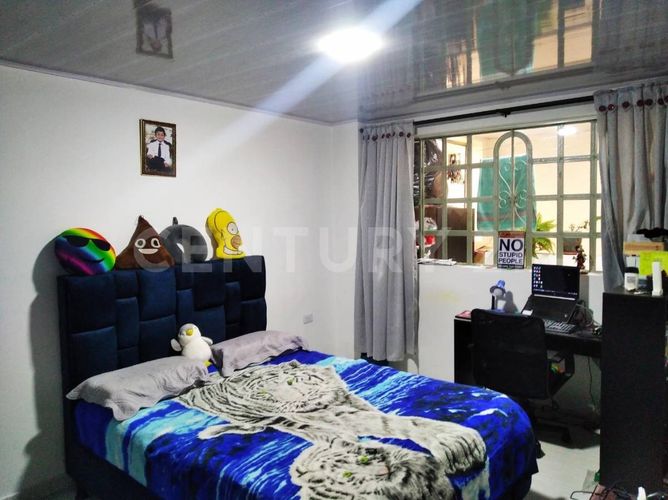 Casa de 8 alcobas en venta en Américas Central, Bogotá, 405 m² · foto 13 de 20