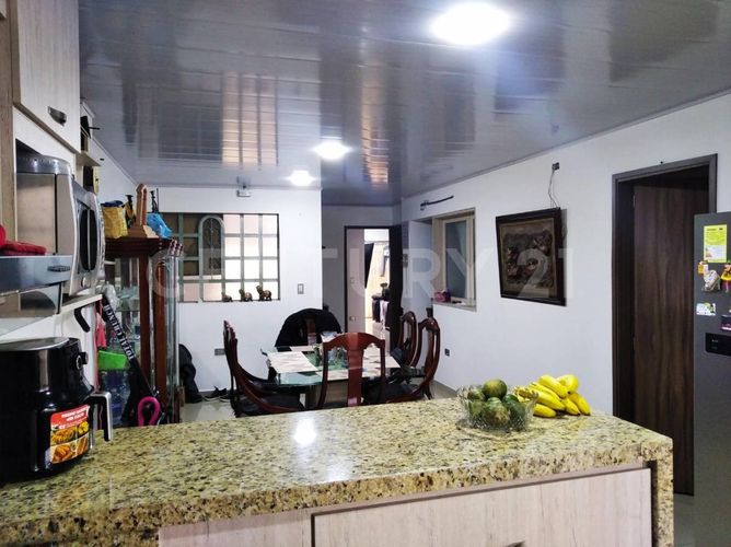 Casa de 8 alcobas en venta en Américas Central, Bogotá, 405 m² · foto 16 de 20