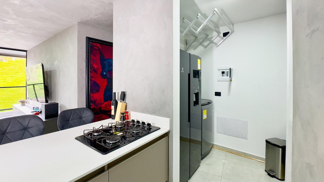 Apartamento en venta en Loma Del Escobero, Envigado · foto 10 de 24