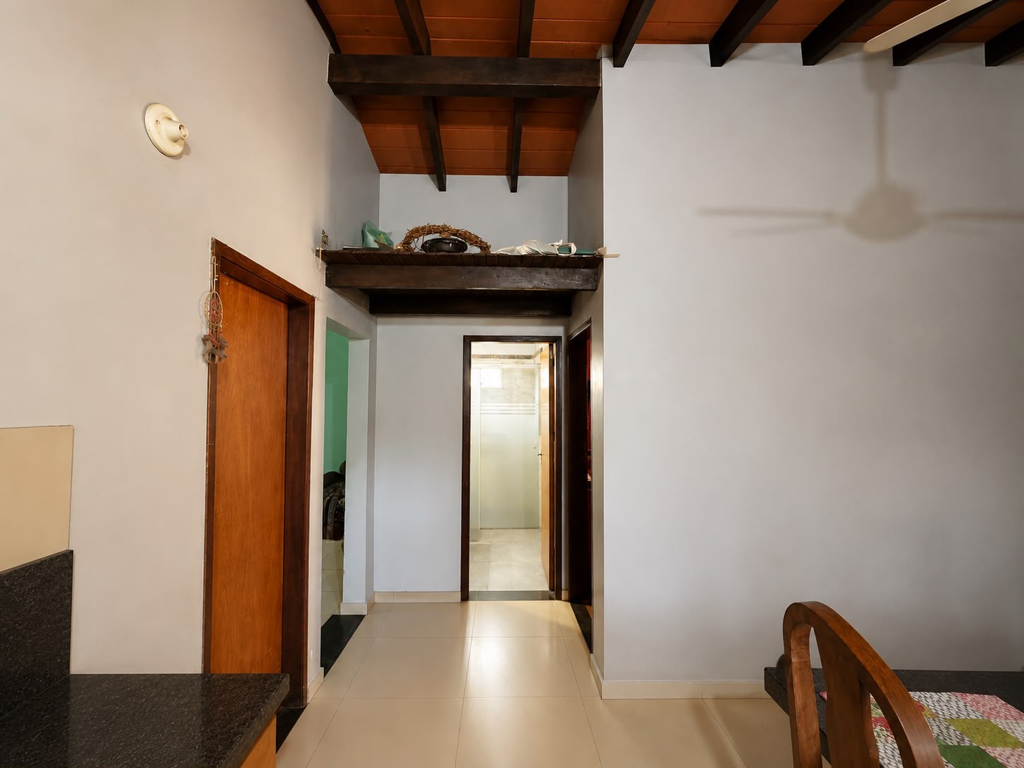 ¡Inversión ideal: Casa + Local Comercial en Luque! SOBRE AVENIDA - IP — foto 2