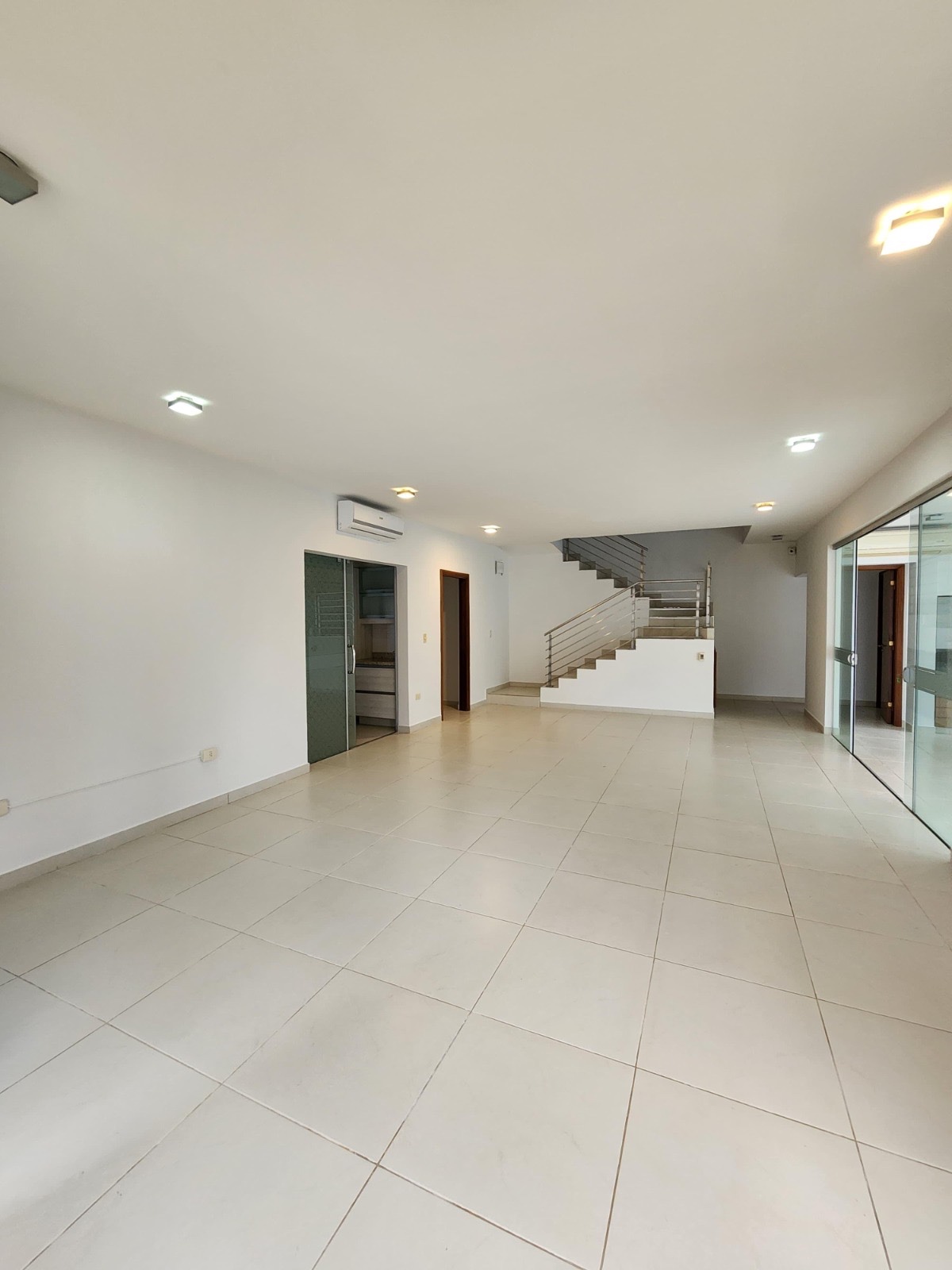 ALQUILO CASA EN MANORA - ZONA SUPER RESIDENCIAL* — foto 3
