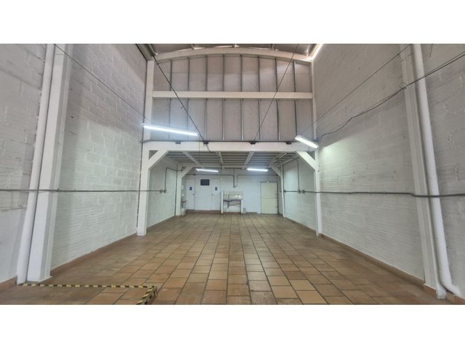 Bodega en arriendo en Cristo Rey, Medellín, 140 m² · foto 7 de 7
