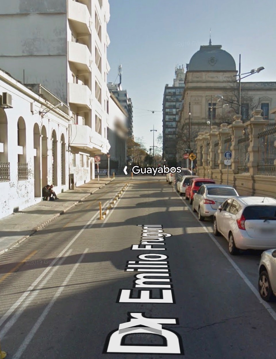 Emilio Frugoni a metros de la Facultad de Derecho