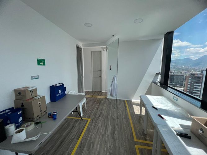 Oficina en venta en El Poblado, Medellín, 103 m² · foto 2 de 15