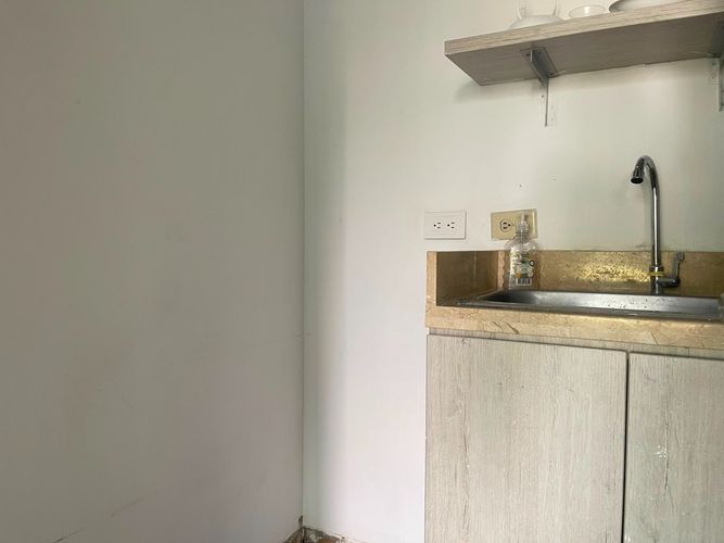 Oficina en venta en El Poblado, Medellín, 81 m² · foto 4 de 12