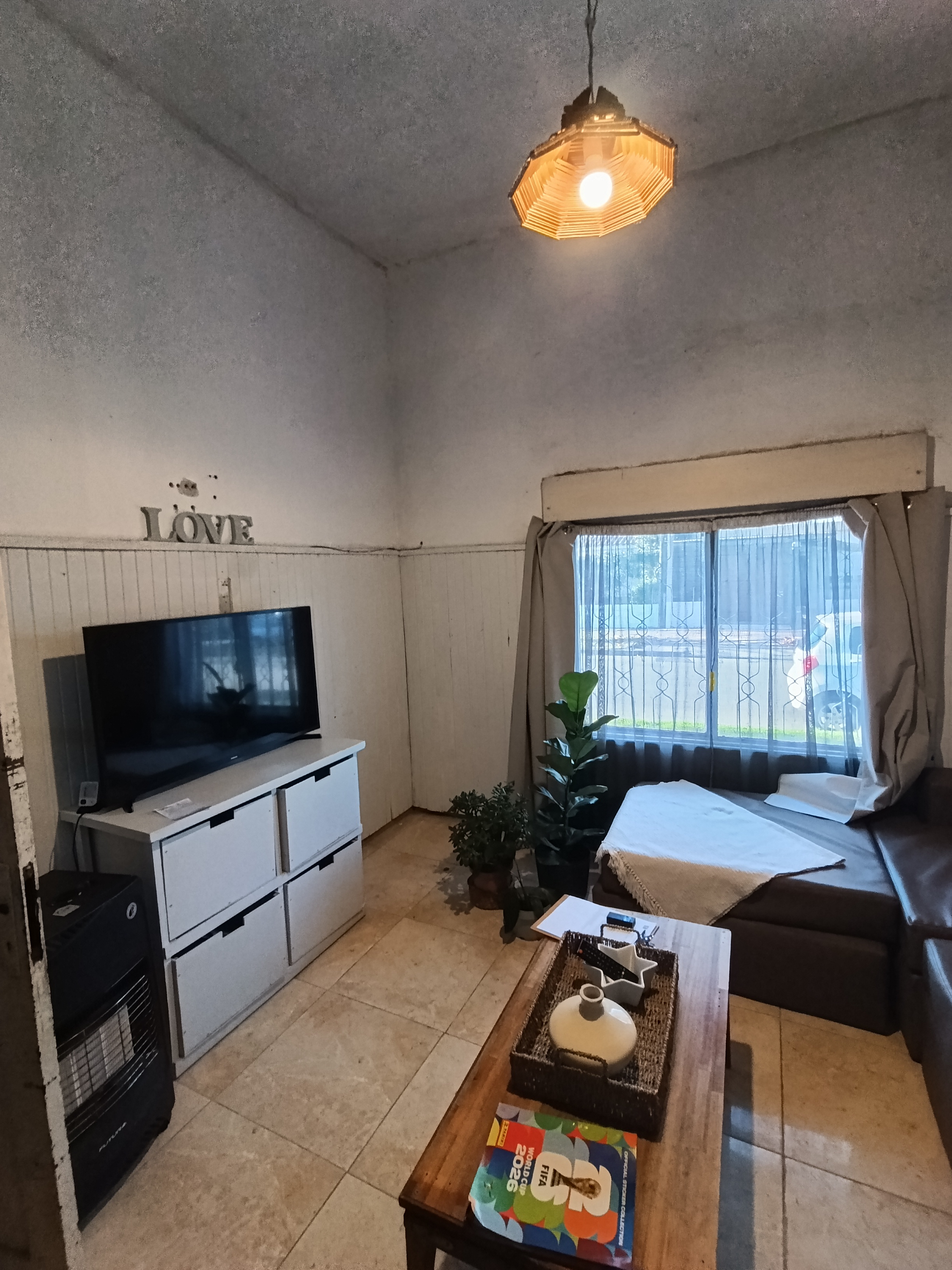 Dos casas en venta con renta ideal para inversor próximo a Gral. Flores
