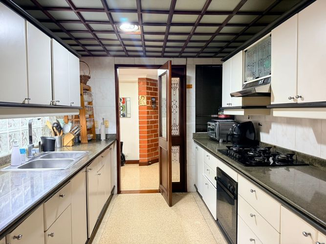 Apartamento de 3 alcobas en arriendo en El Poblado, Medellín, 198 m² · foto 6 de 18