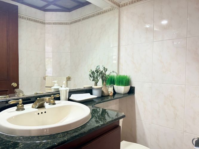 Apartamento de 3 alcobas en arriendo en El Poblado, Medellín, 198 m² · foto 16 de 18