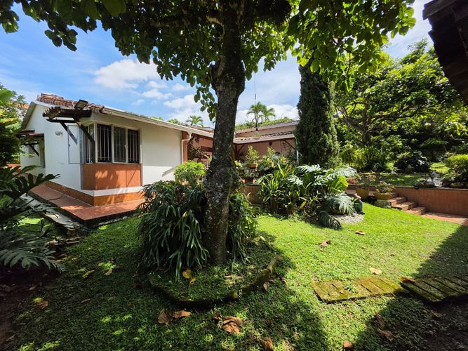 Casa de 6 alcobas en venta en Lagos Del Cacique, Bucaramanga, 280 m² · foto 19 de 24