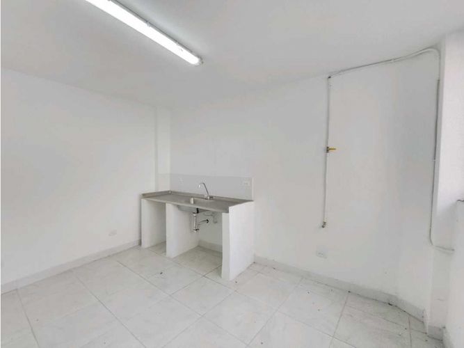 Local en arriendo en Boston, Medellín, 15 m² · foto 2 de 5
