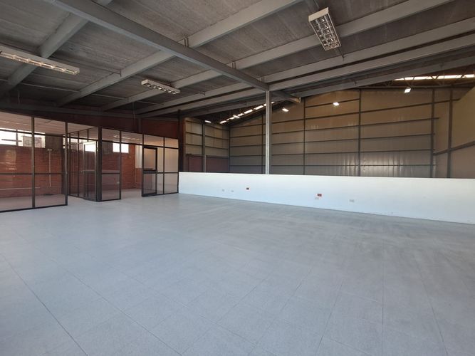 Bodega en arriendo en La Esmeralda, Dosquebradas, 1212 m² · foto 6 de 10