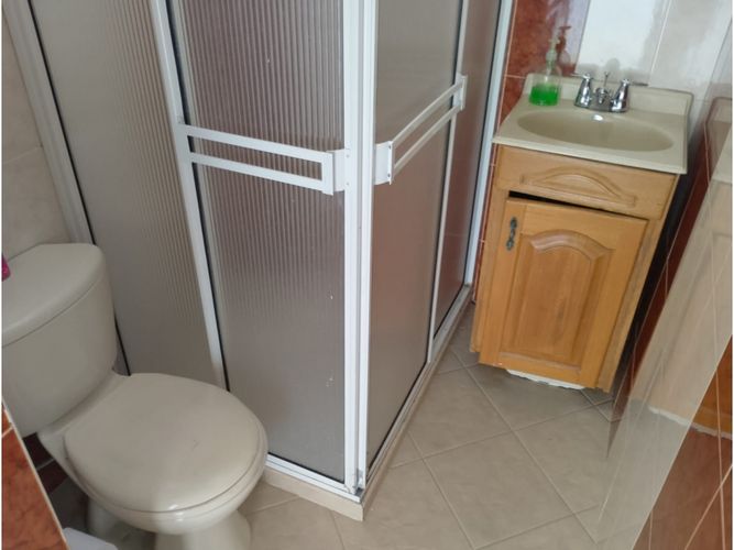 Casa de 5 alcobas en venta en Boston, Medellín, 256 m² · foto 7 de 24
