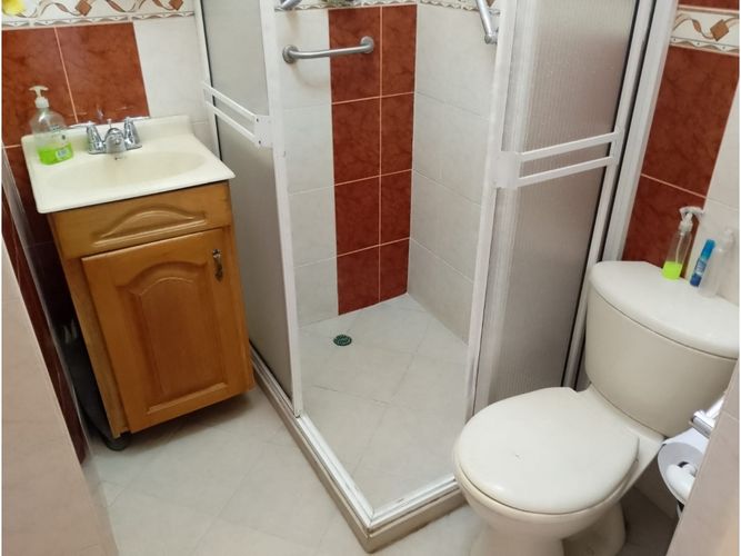 Casa de 5 alcobas en venta en Boston, Medellín, 256 m² · foto 10 de 24