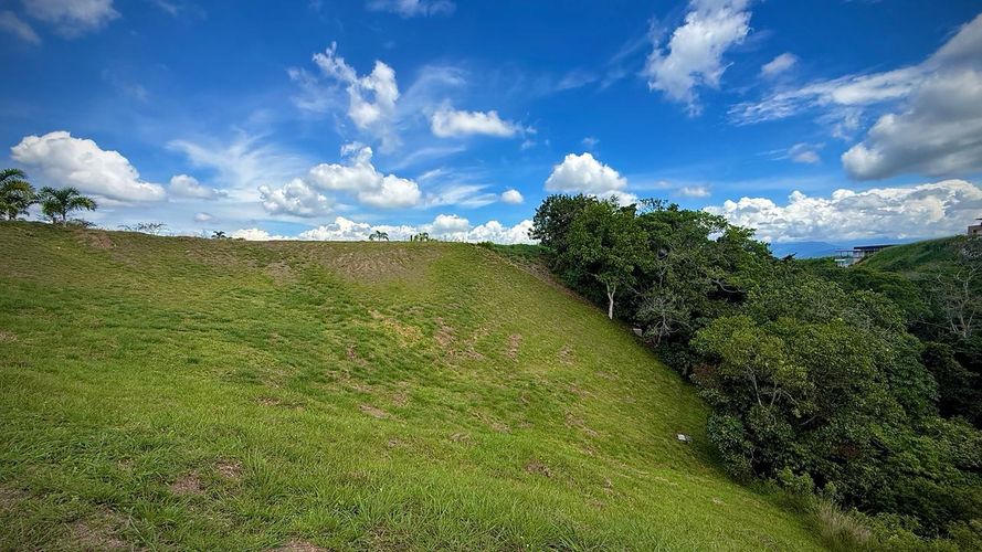 Lote en venta en Cerritos, Pereira, 2327 m² · foto 4 de 5