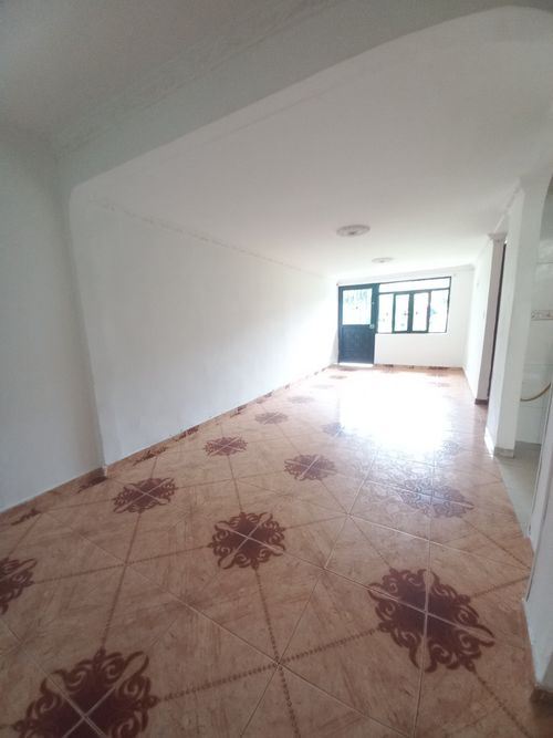 Casa de 4 alcobas en arriendo en Picaleña Y Mirolindo, Ibagué, 118 m² · foto 4 de 23