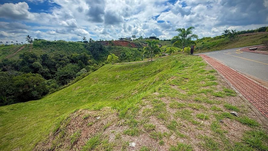 Lote en venta en Cerritos, Pereira · foto 4 de 9