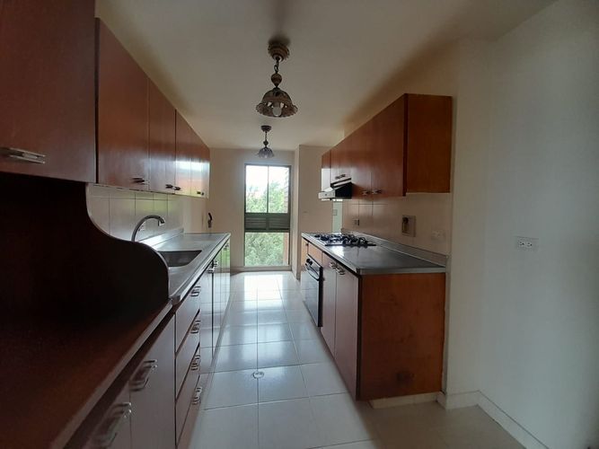 Apartamento de 3 alcobas en arriendo en El Poblado, Medellín, 110 m² · foto 3 de 20