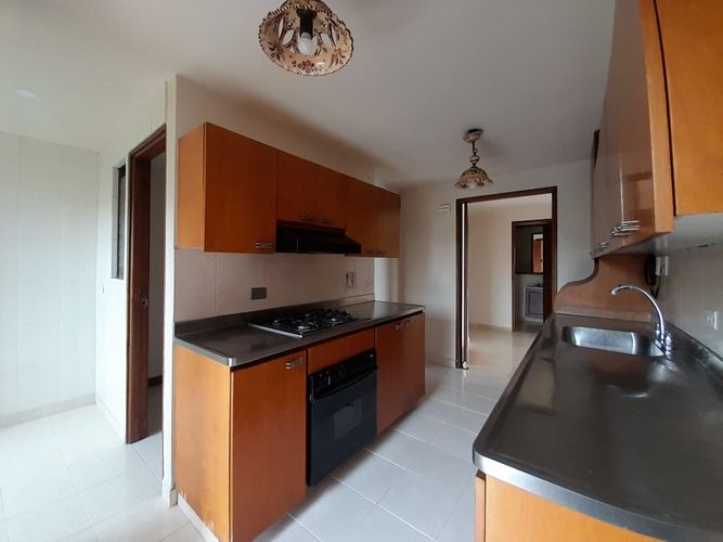 Apartamento de 3 alcobas en arriendo en El Poblado, Medellín, 110 m² · foto 4 de 20