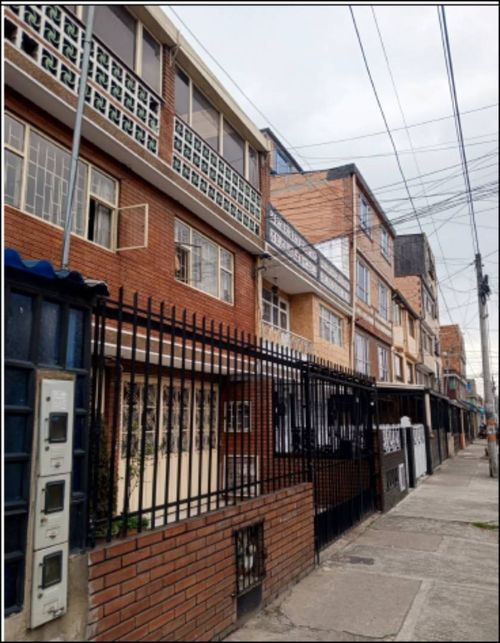 Casa de 5 alcobas en venta en León Xiii, Bogotá, 140 m² · foto 2 de 19