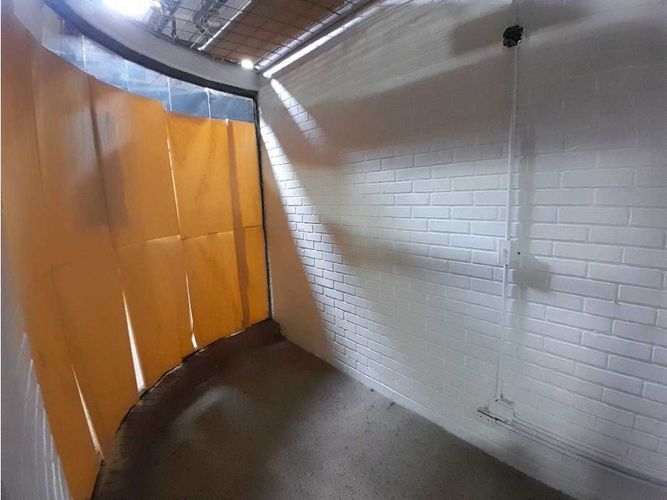 Local en arriendo en Villa Nueva, Medellín, 10 m² · foto 3 de 5