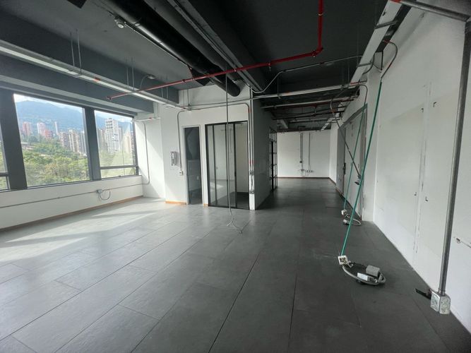 Oficina en arriendo en El Poblado, Medellín, 114 m² · foto 3 de 17