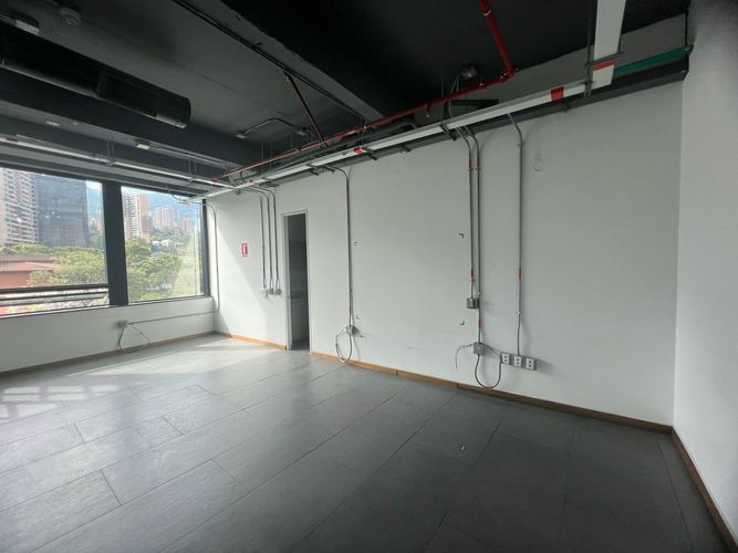 Oficina en arriendo en El Poblado, Medellín, 114 m² · foto 5 de 17