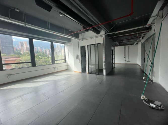 Oficina en arriendo en El Poblado, Medellín, 114 m² · foto 9 de 17