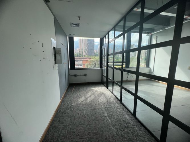Oficina en arriendo en El Poblado, Medellín, 114 m² · foto 15 de 17