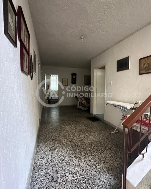 Casa de 7 alcobas en venta en San Francisco, Bucaramanga, 285 m² · foto 7 de 14