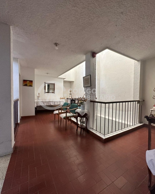 Casa de 7 alcobas en venta en San Francisco, Bucaramanga, 285 m² · foto 8 de 14