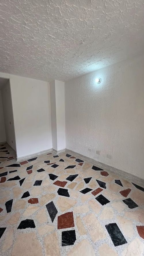 Casa de 5 alcobas en venta en San Remo, Ibagué, 139 m² · foto 4 de 22
