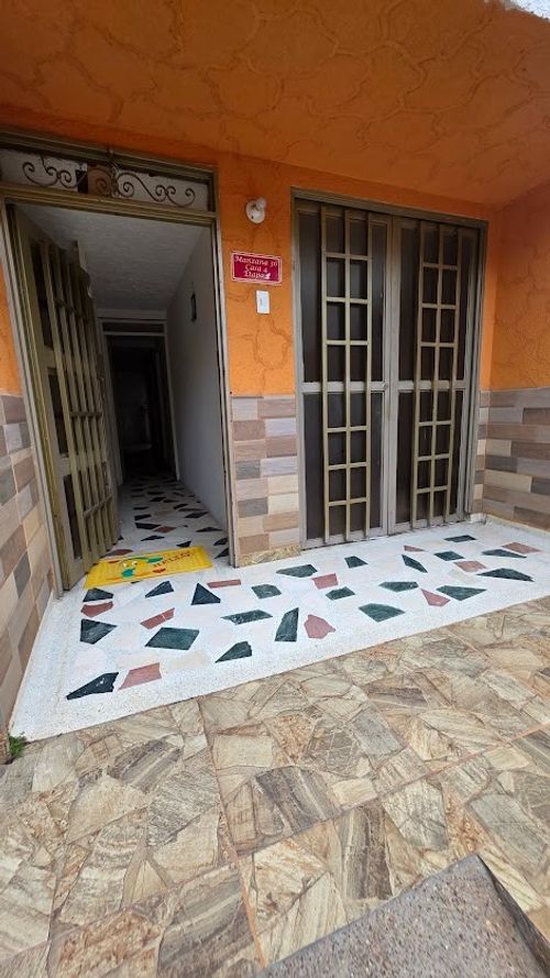Casa de 5 alcobas en venta en San Remo, Ibagué, 139 m² · foto 2 de 22