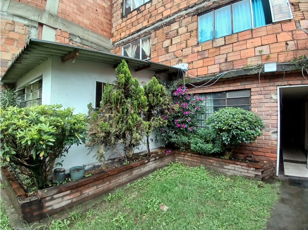 Casa en venta en La Pradera- Puente Aranda, Bogotá · foto 2 de 3