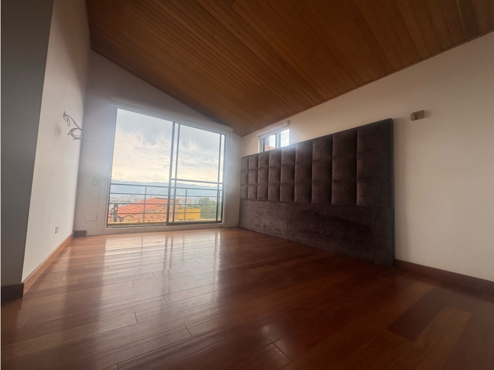 Casa en venta en San Jose De Bavaria, Bogotá · foto 10 de 20
