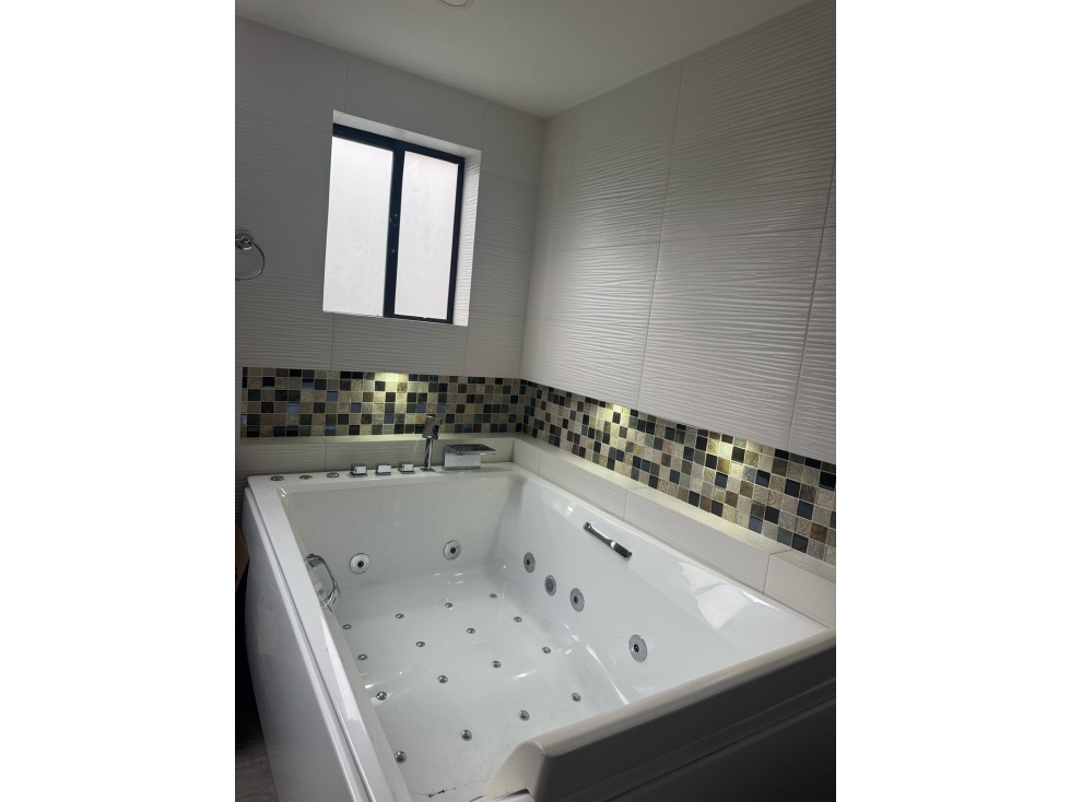 Casa en venta en San Jose De Bavaria, Bogotá · foto 11 de 20