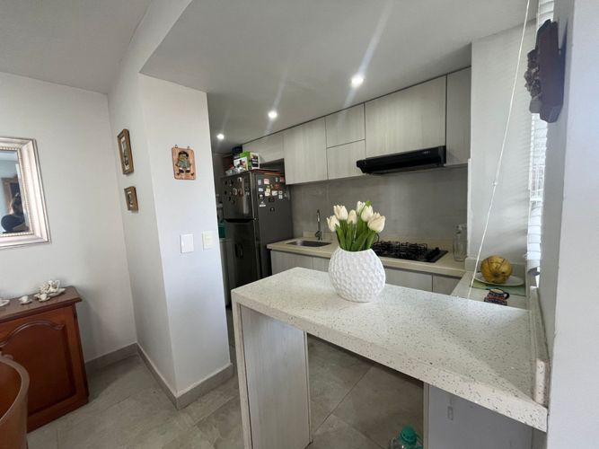 Apartamento de 2 alcobas en venta en Zona Industrial, Yumbo, 60 m² · foto 2 de 23